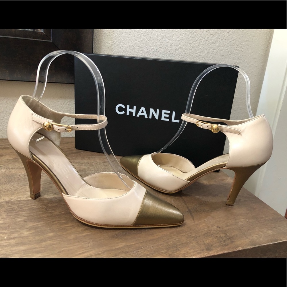 CHANEL CC Beige / Blush Leather Gold  Cap Toe Women’s  Heels Shoes EUR Size 35